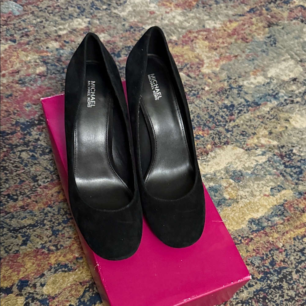 Michael Kors Black Suede Heels SZ 10